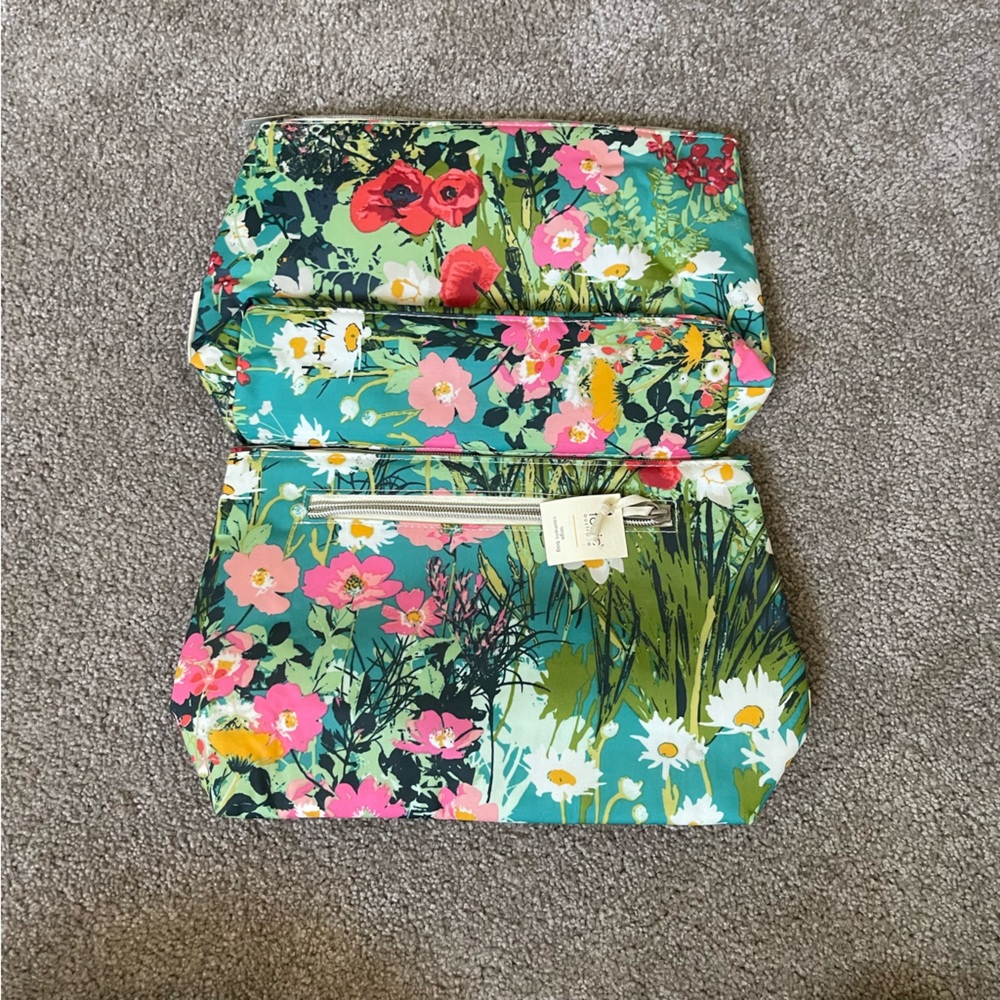 Tonic Australia. Makeup Bag - 1